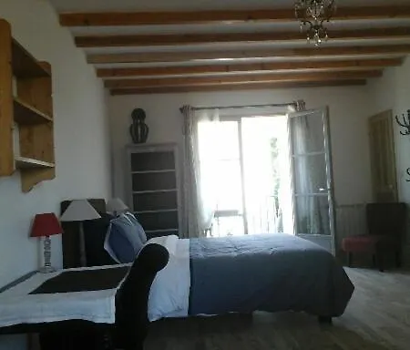 La Dentelliere